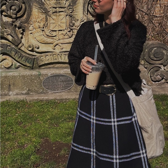 Fuzzy pullover - Picture 4 of 4